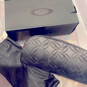 Authentic Oakley Sunglass Case **brand new**